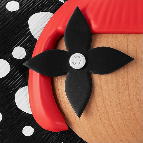 LV x YK Infinity Dots Vivienne Giant in Trunks, Travel and Home's Sport and Lifestyle Lifestyle and Vivienne Dolls collections by Louis Vuitton (Product zoom)