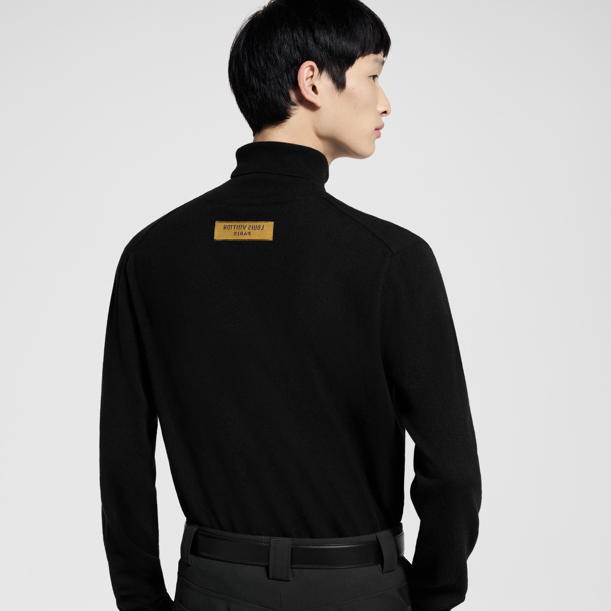 LVSE LV Embossed Turtle Neck  in New