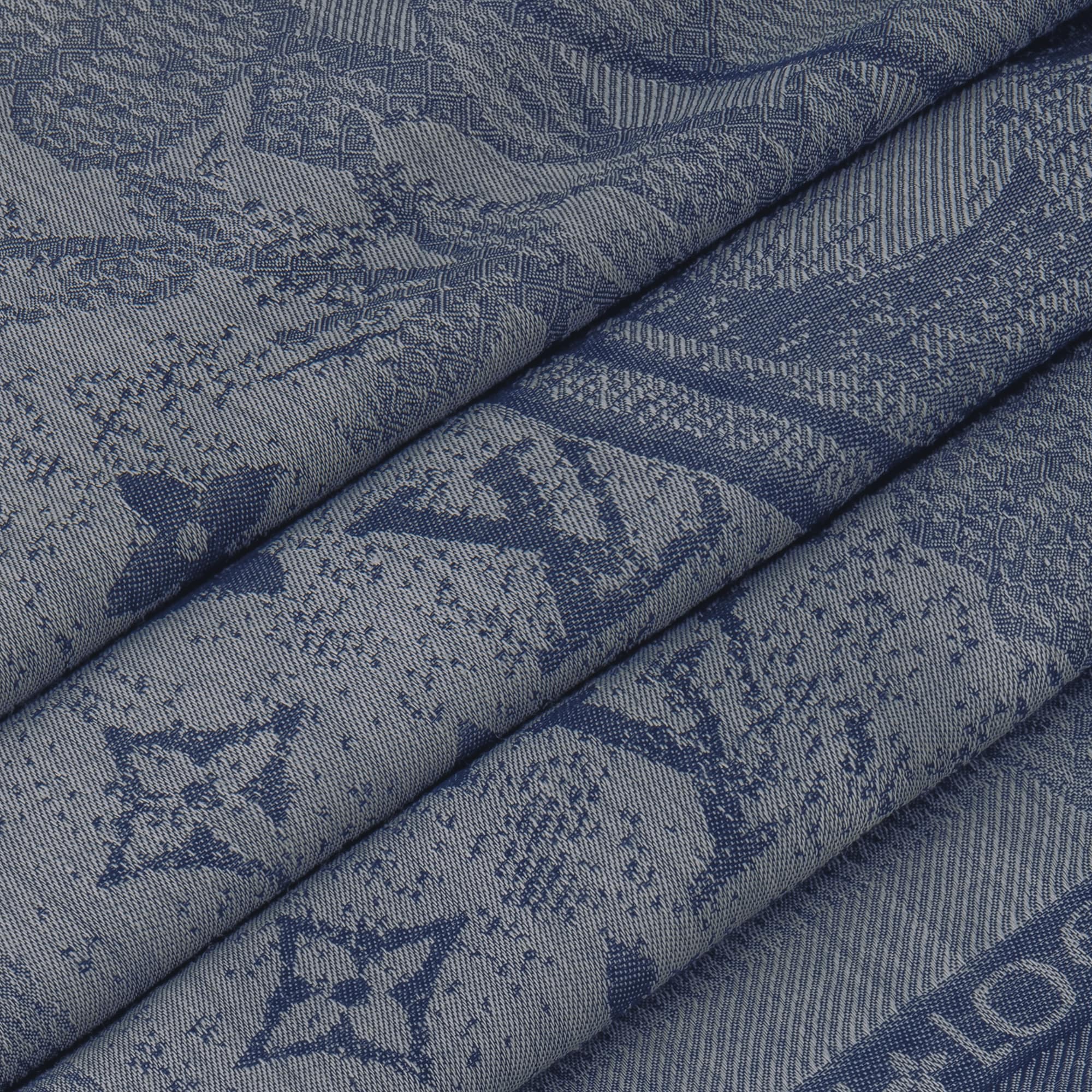 Malles Merveilleuses Shawl S00 in Women