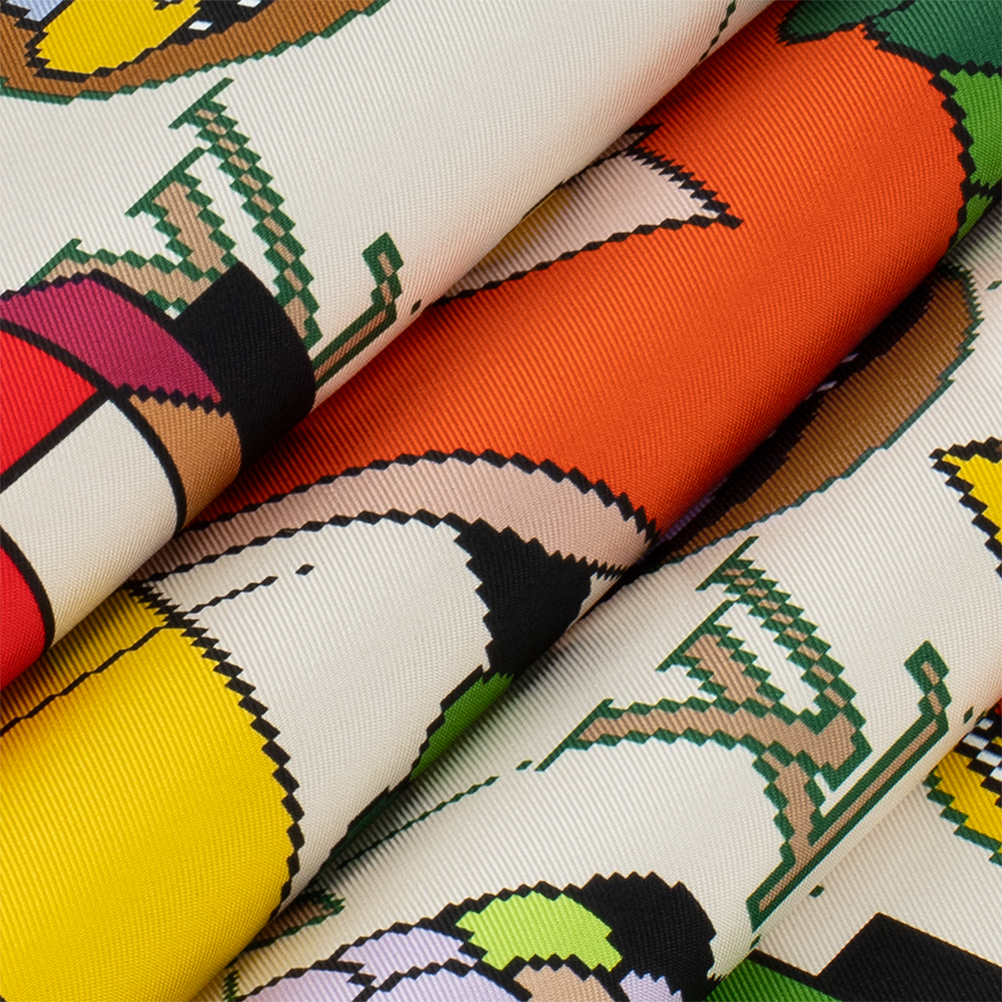 Maze Of Precious Square 90 S00 in Women