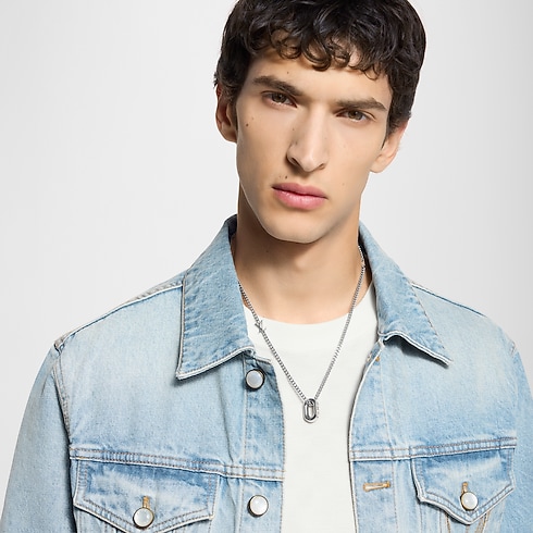 Monogram Chain Pendant S00 in Men's Fashion Jewelry Necklaces and Pendants collections by Louis Vuitton (Product zoom)