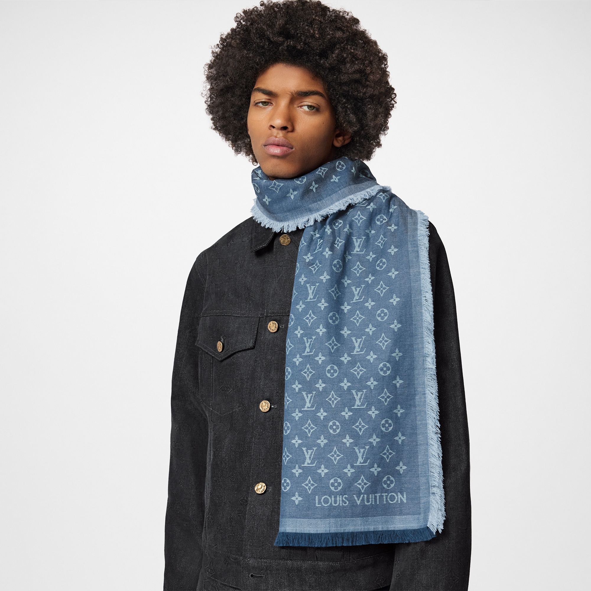 Monogram Essential Stole S00 in Men