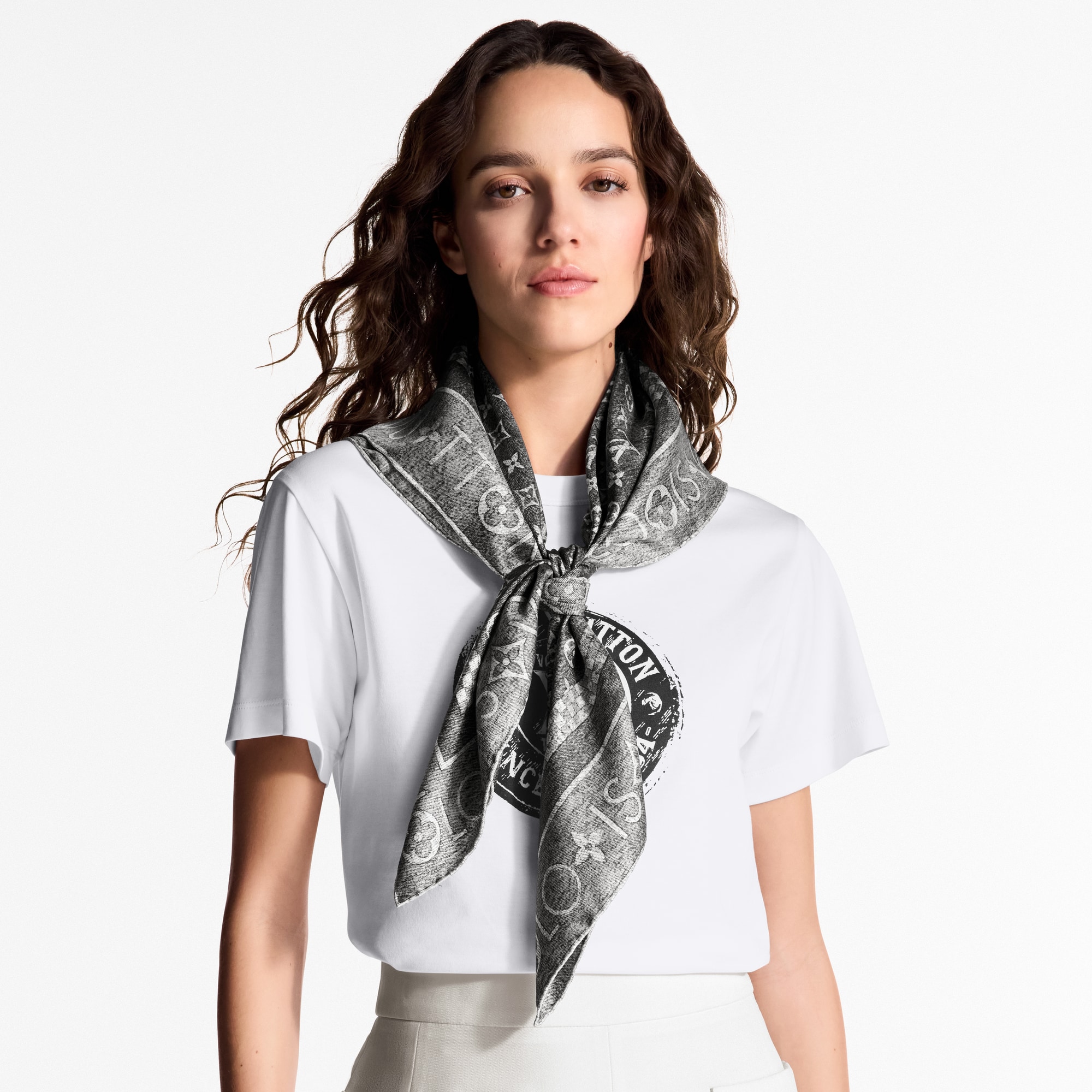 Monogram Infinity Denim Square 90 S00 in Women