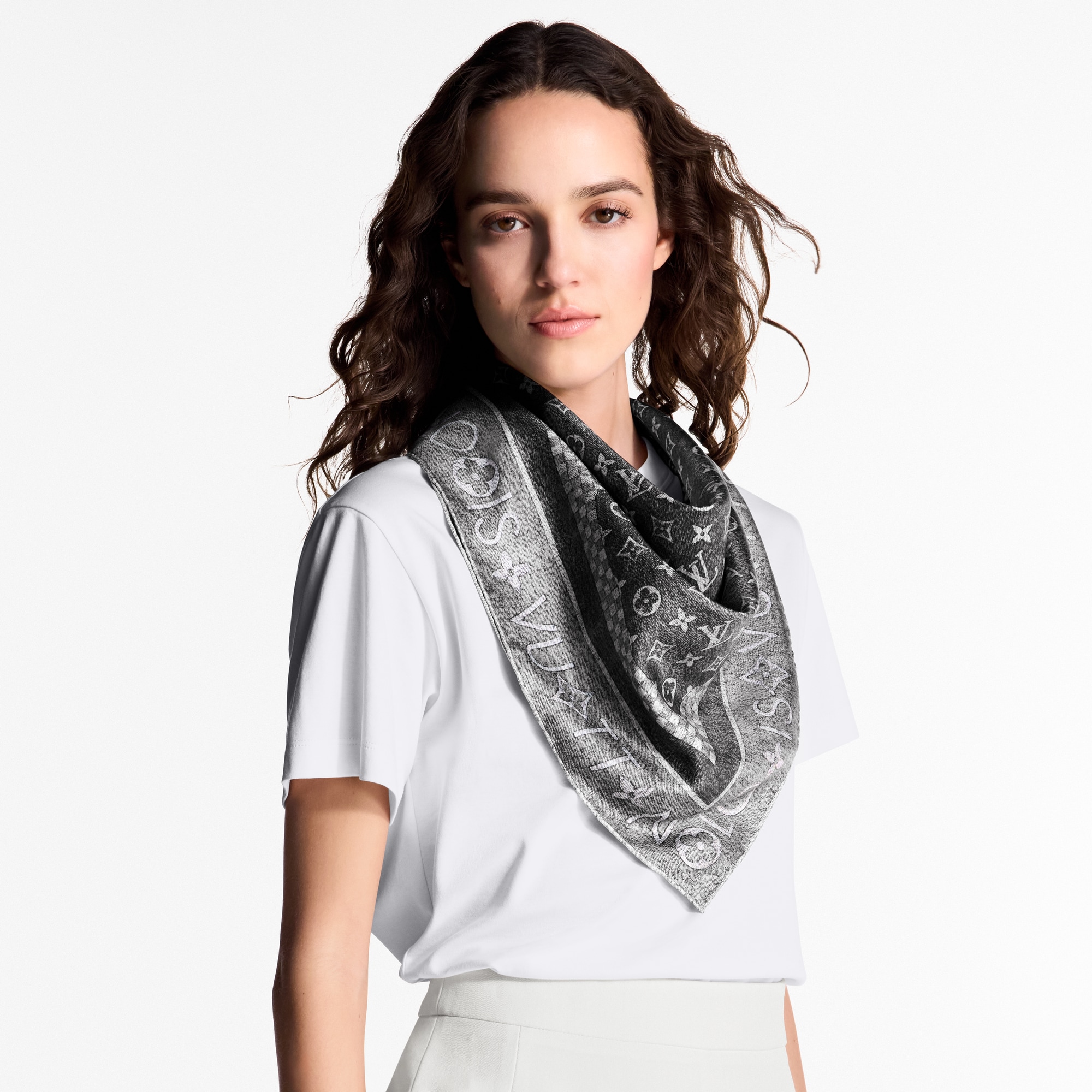 Monogram Infinity Denim Square 90 S00 in Women