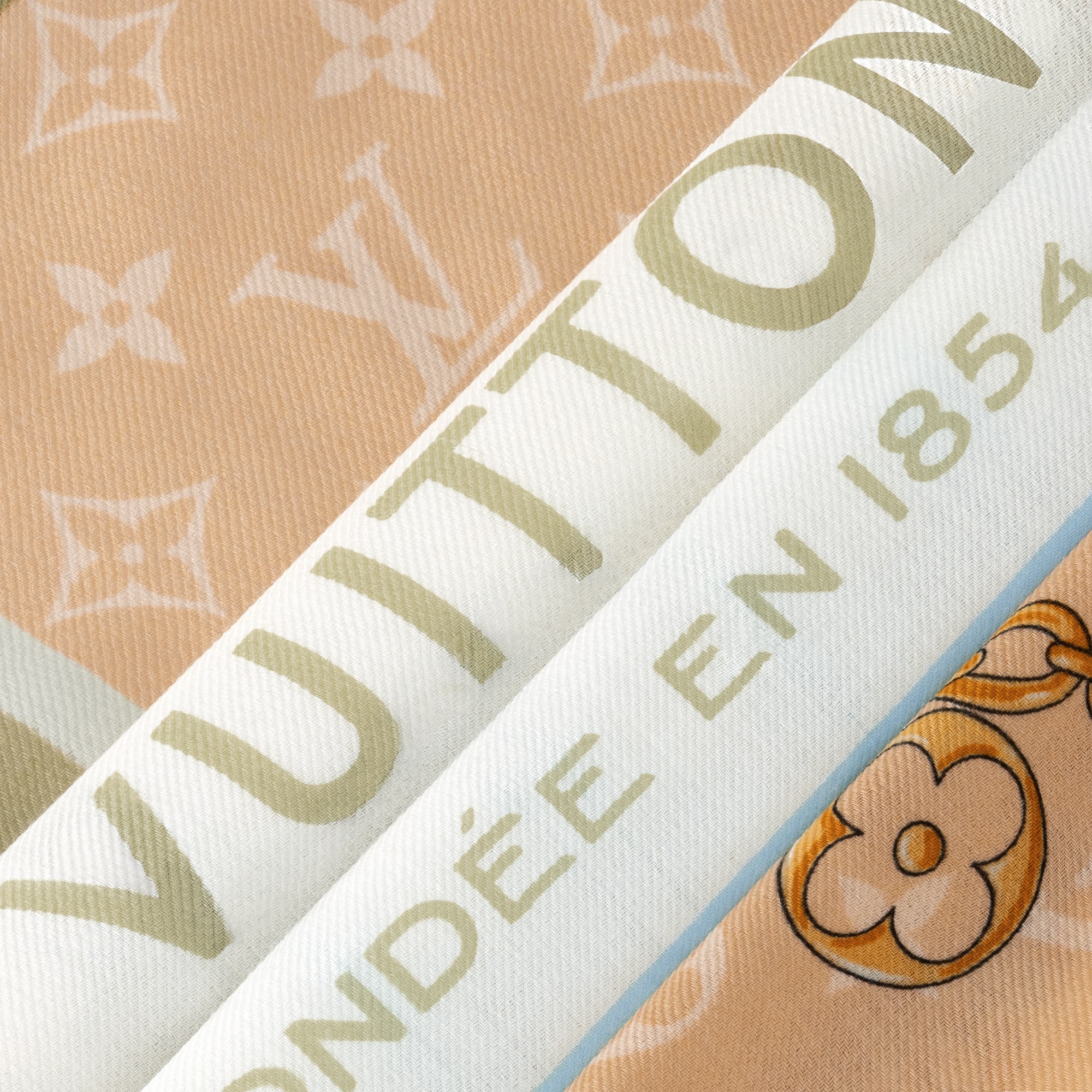 My Neverfull Shawl S00 in Women