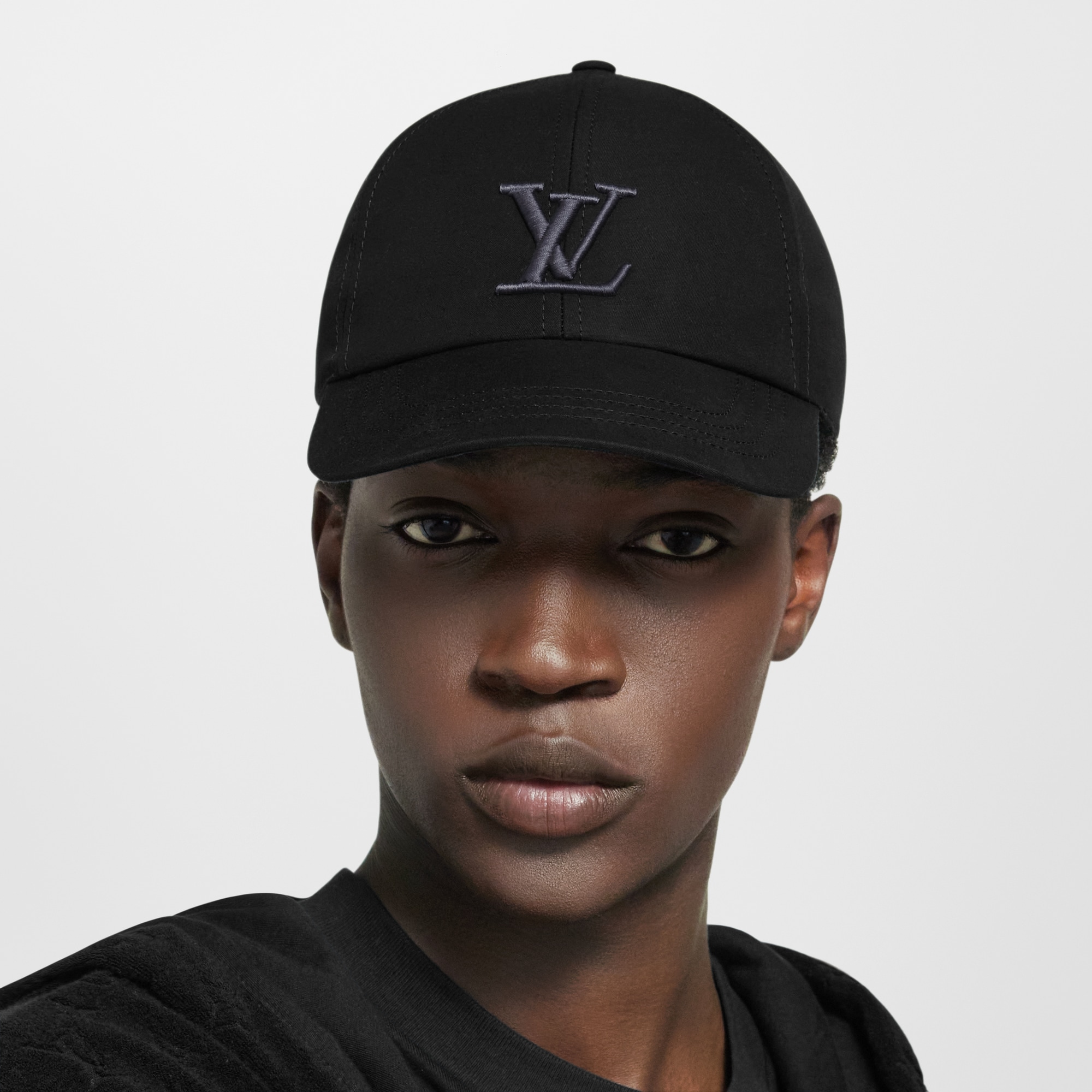 Only LV Cap S00 in Men