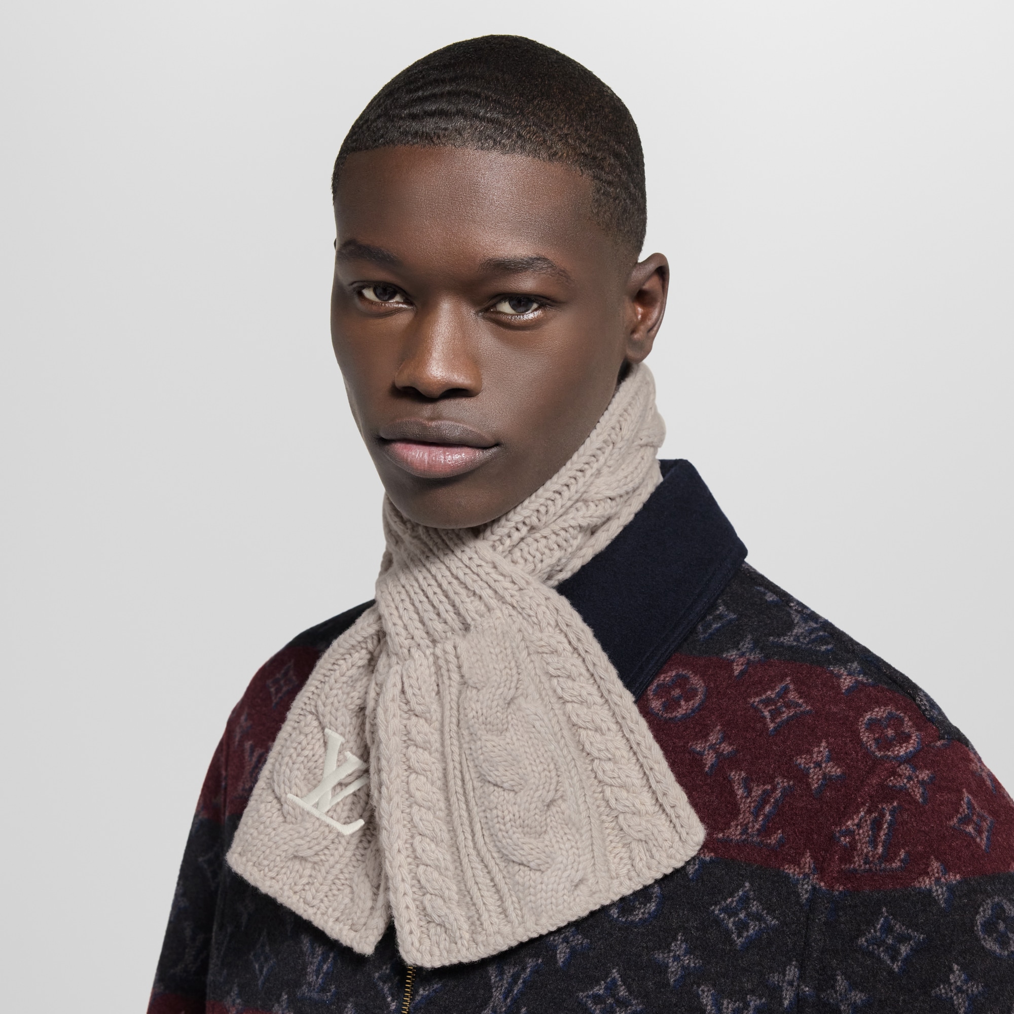 Only LV Mini Cable Scarf S00 in Men