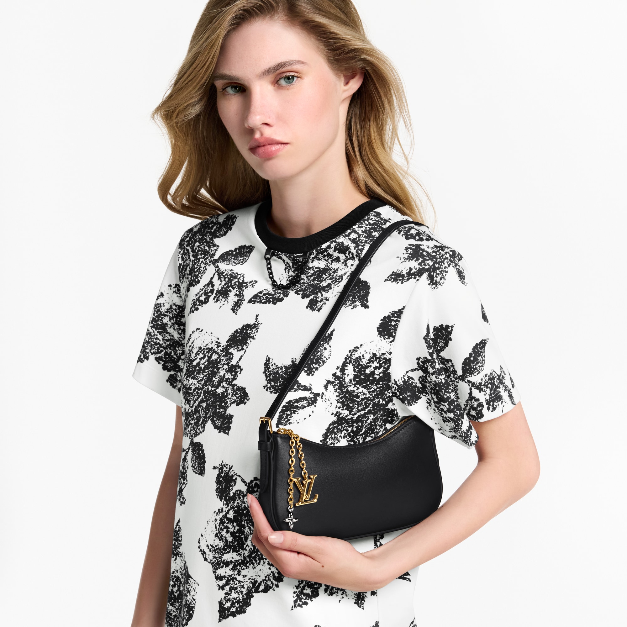 Pochette LV Bloom H36 in Women