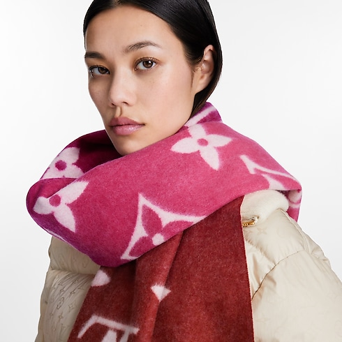 Reykjavik Gradient Scarf S00 in Women's Accessories Scarves collections by Louis Vuitton (Product zoom)