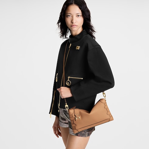 Side Trunk Silhouette Fashion Leather in Bags and Small Leather Goods's Women Bags LV Icons collections by Louis Vuitton (Product zoom)