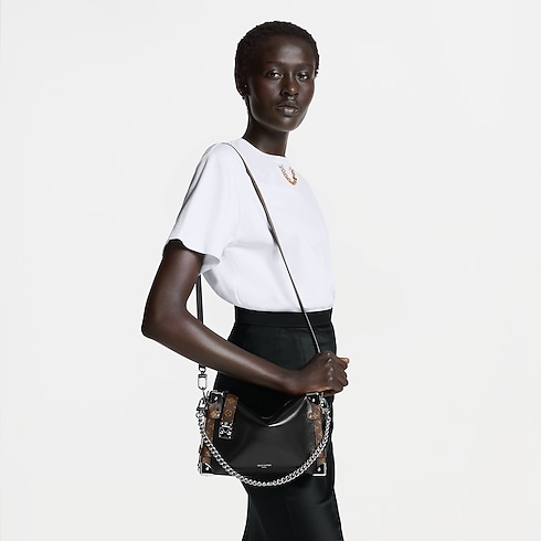 Side Trunk Vibe MM LV Vibe in Bags and Small Leather Goods's Women Bags LV Icons collections by Louis Vuitton (Product zoom)