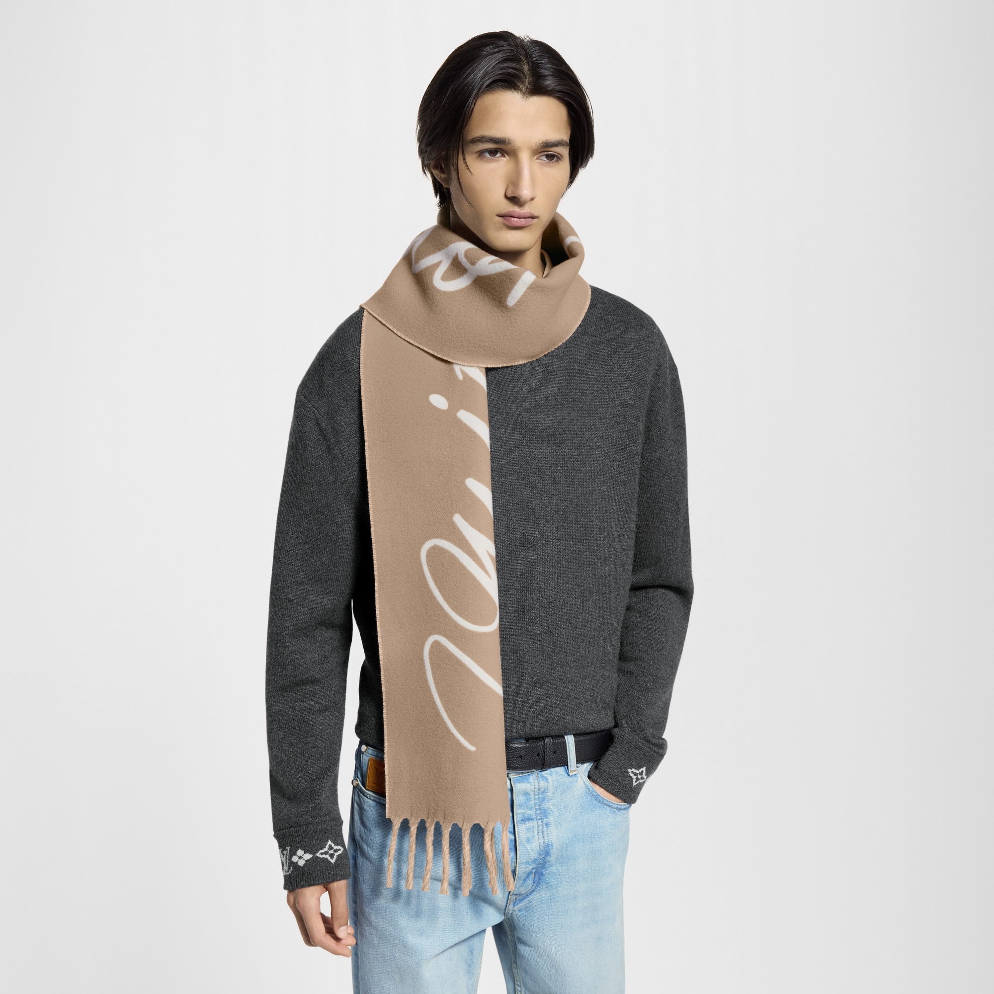 Signature Scarf S00 in Men