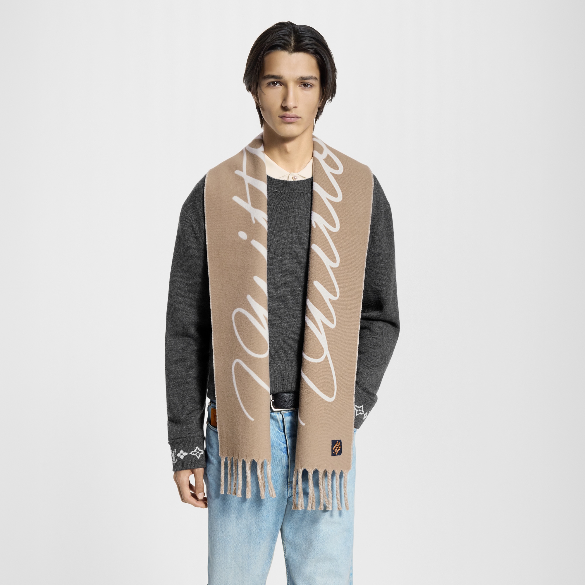 Signature Scarf S00 in Men