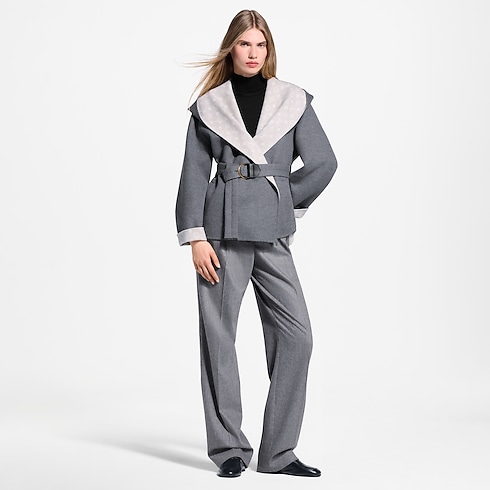 Signature Short Hooded Wrap Coat
in Women's Ready-to-Wear Coats and Jackets collections by Louis Vuitton (Product zoom)
