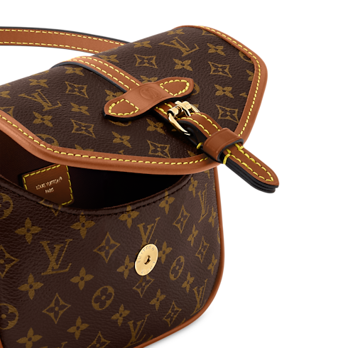 Solo Monogram Canvas in Women's Wallets and Small Leather Goods Wallets on Chain and Micro Bags collections by Louis Vuitton (Product zoom)