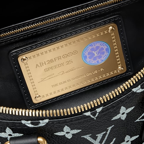 Speedy P9 Bandoulière 25 Speedy P9 in Bags and Small Leather Goods's Speedy P9 } collections by Louis Vuitton (Product zoom)