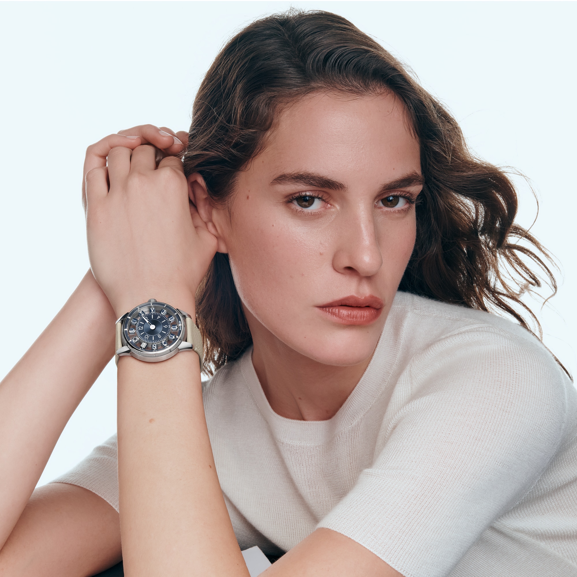 Tambour Taiko Spin Time Air, Automatic, 42.5mm, White gold  in Watches