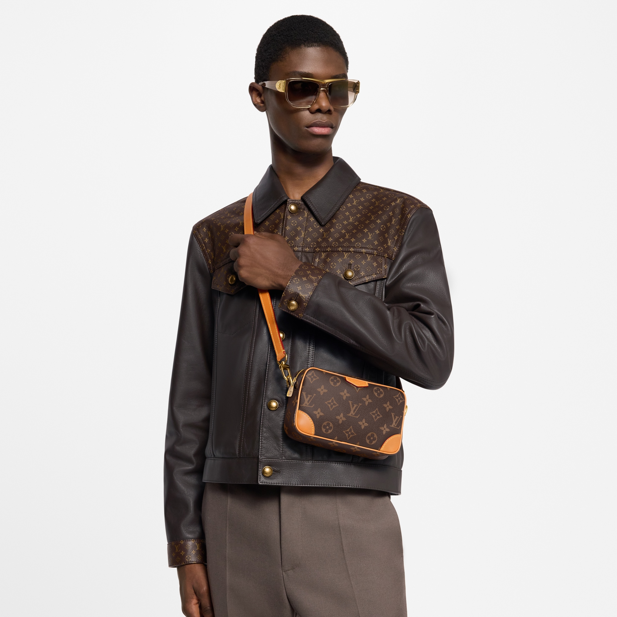 Trocadéro Wearable Wallet Monogram Archive in Men