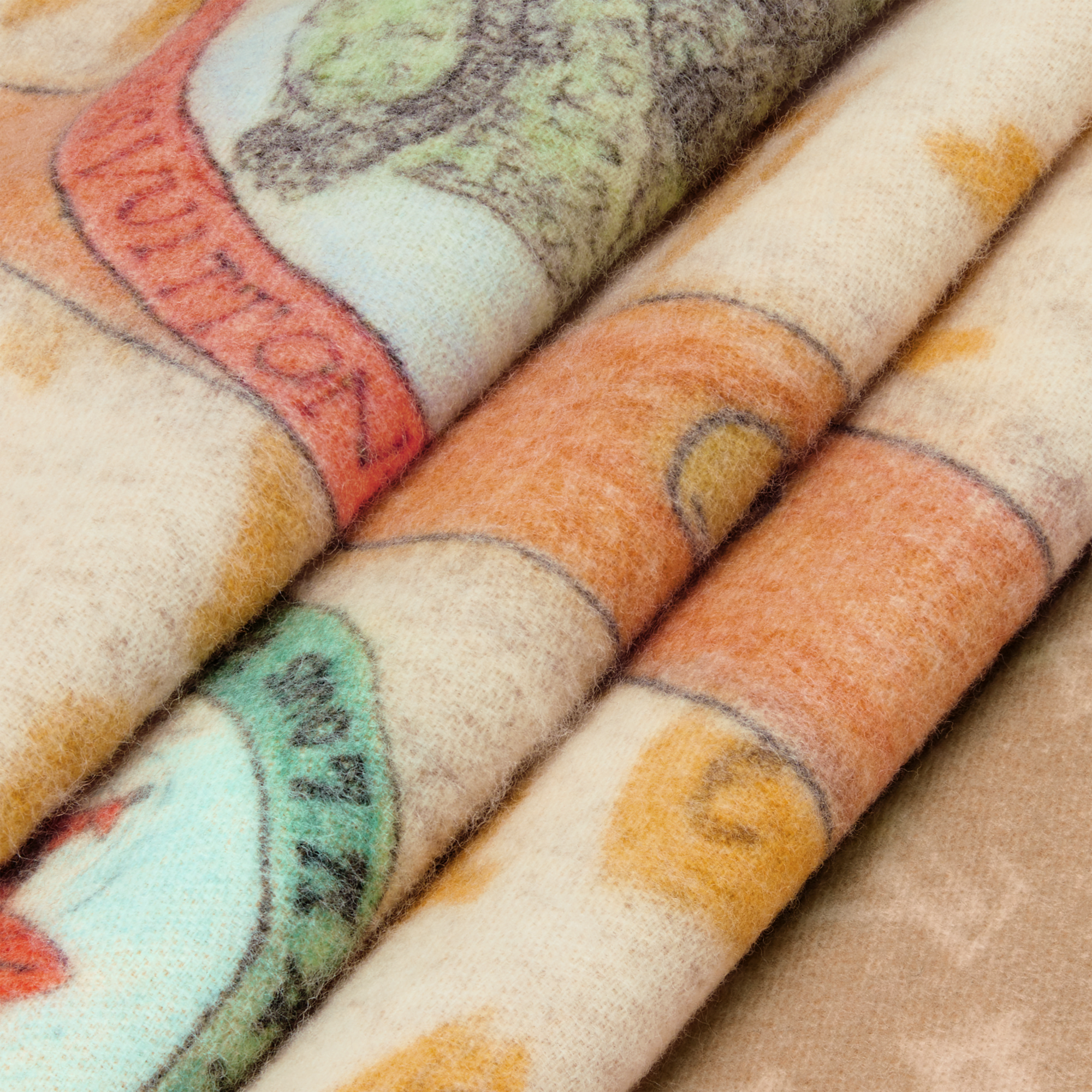 Trunk Travel With Plaid
 S00 in Women