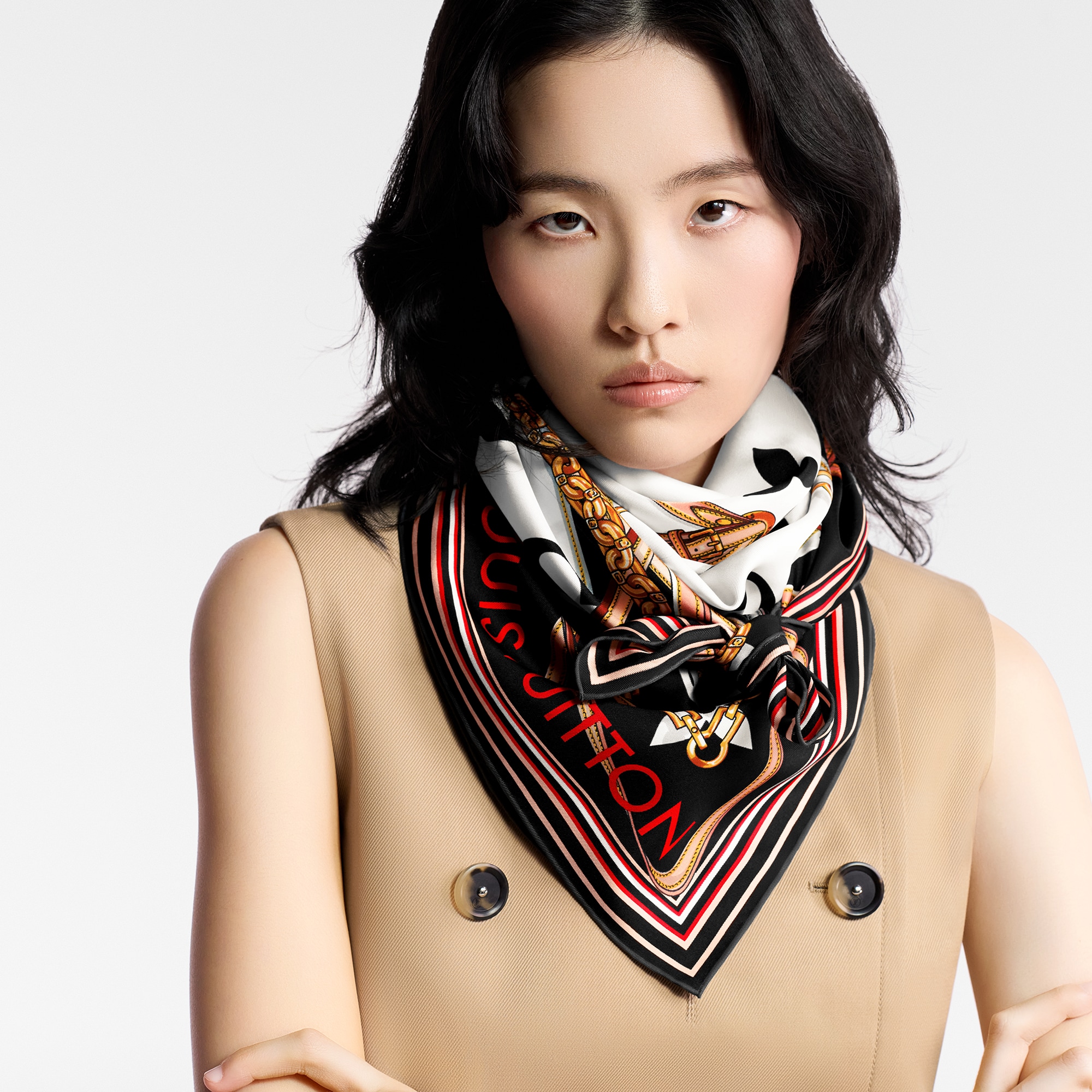 Ultimate Monogram Square 90 S00 in Women