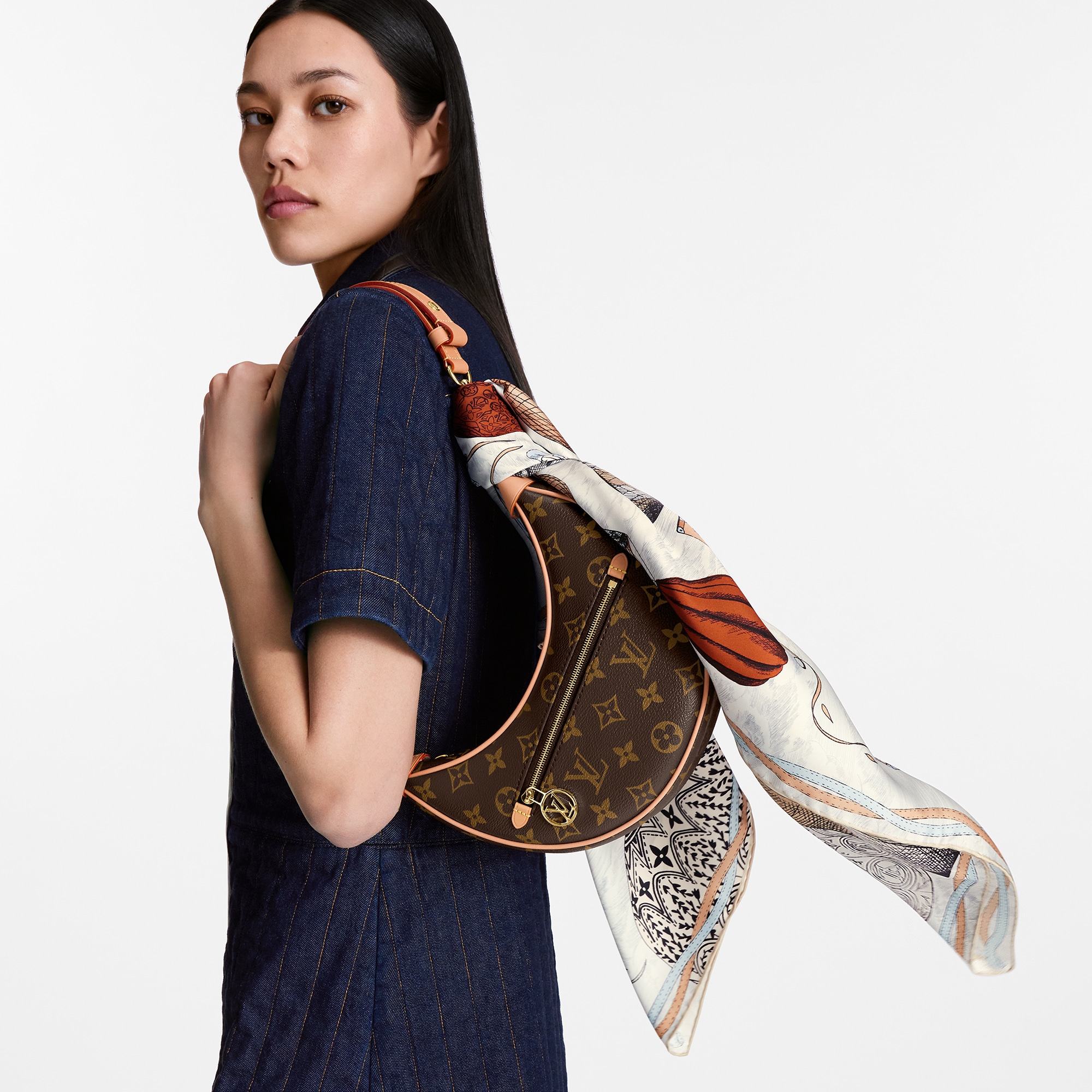 Up And Away Square 90 S00 in Women