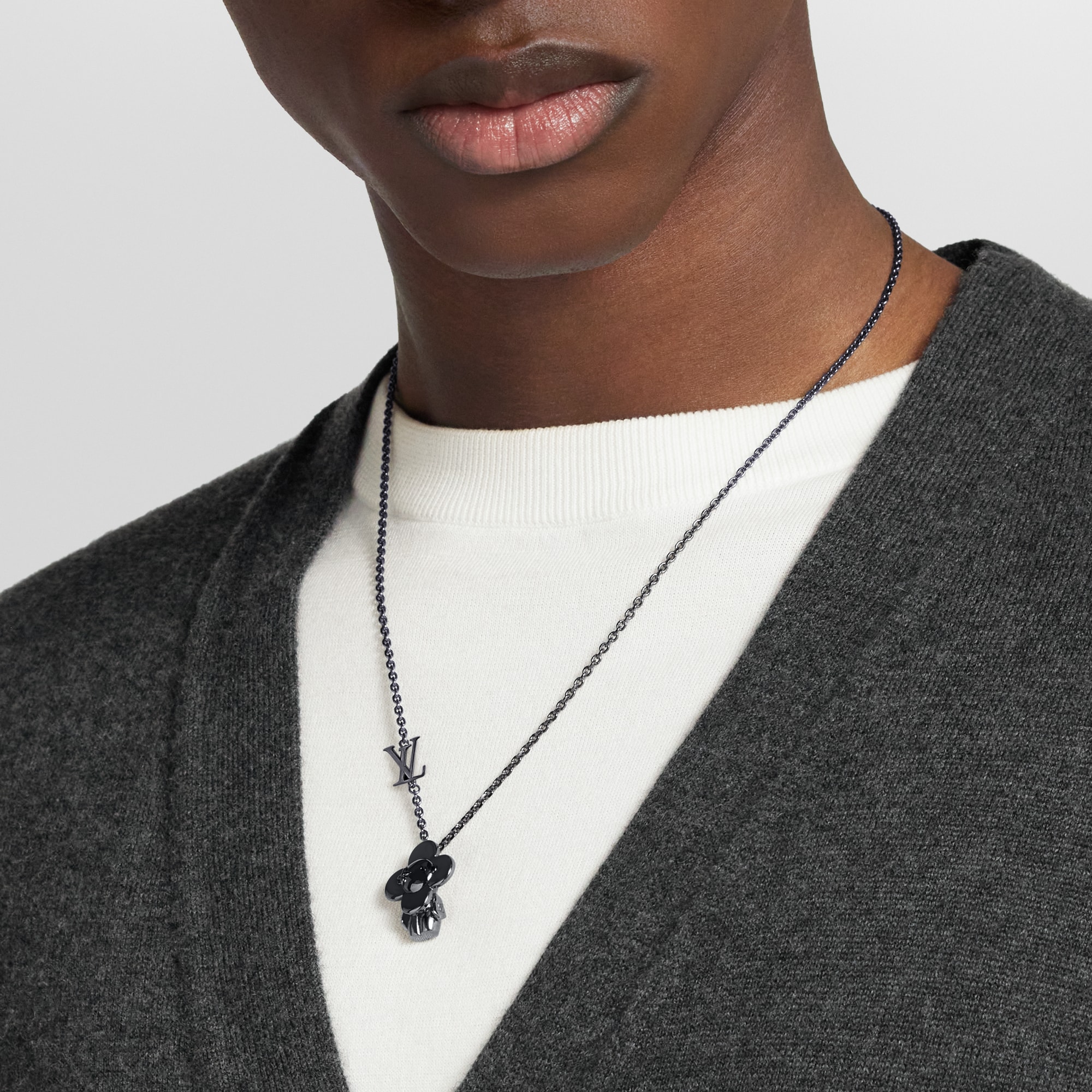 Vivienne Pendant S00 in Men