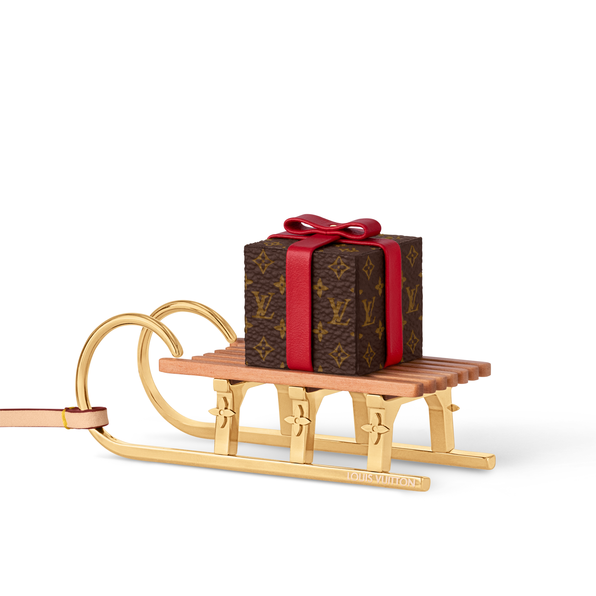 Vivienne Winter   in Trunks, Travel and Home