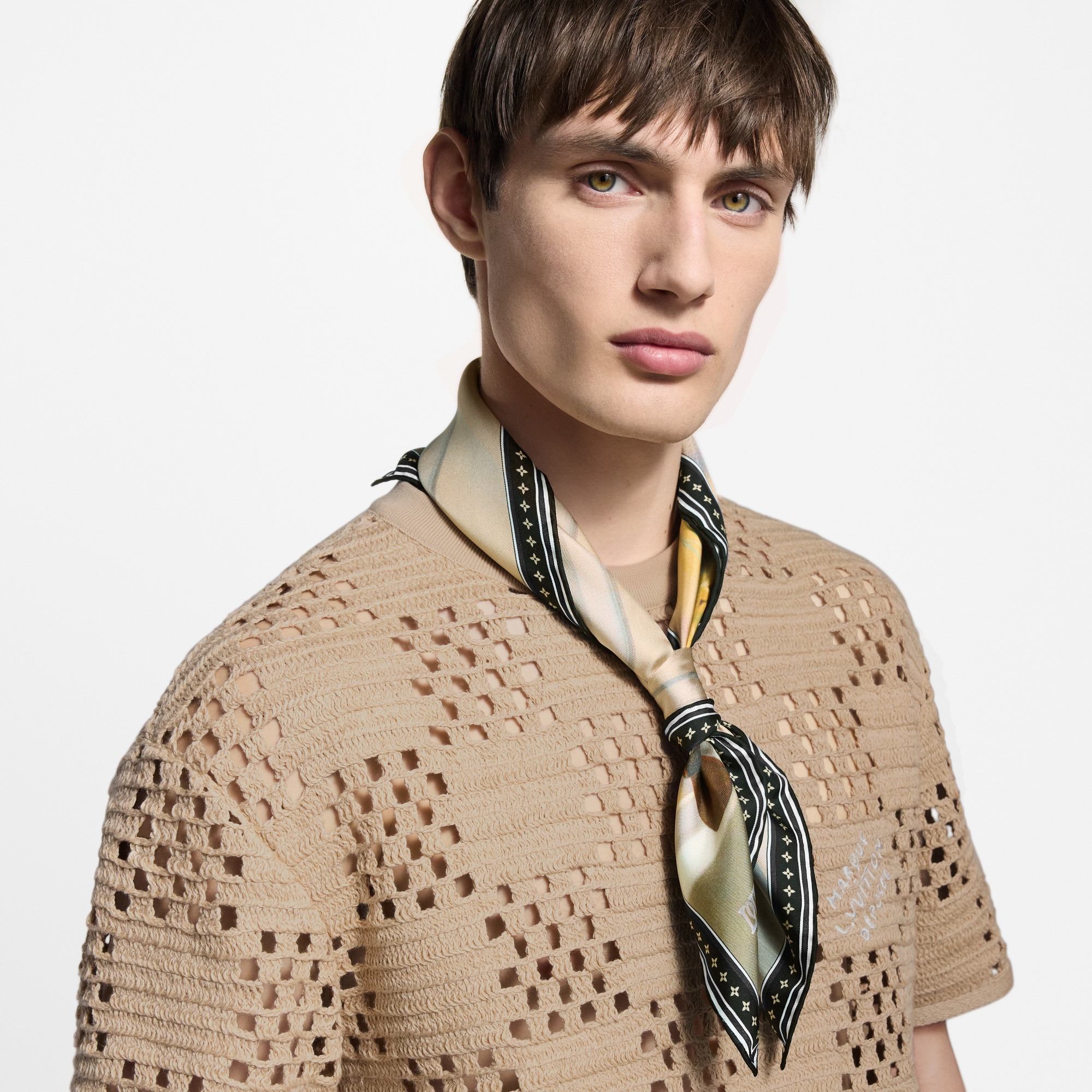 Window View Silk Square S00 in Men