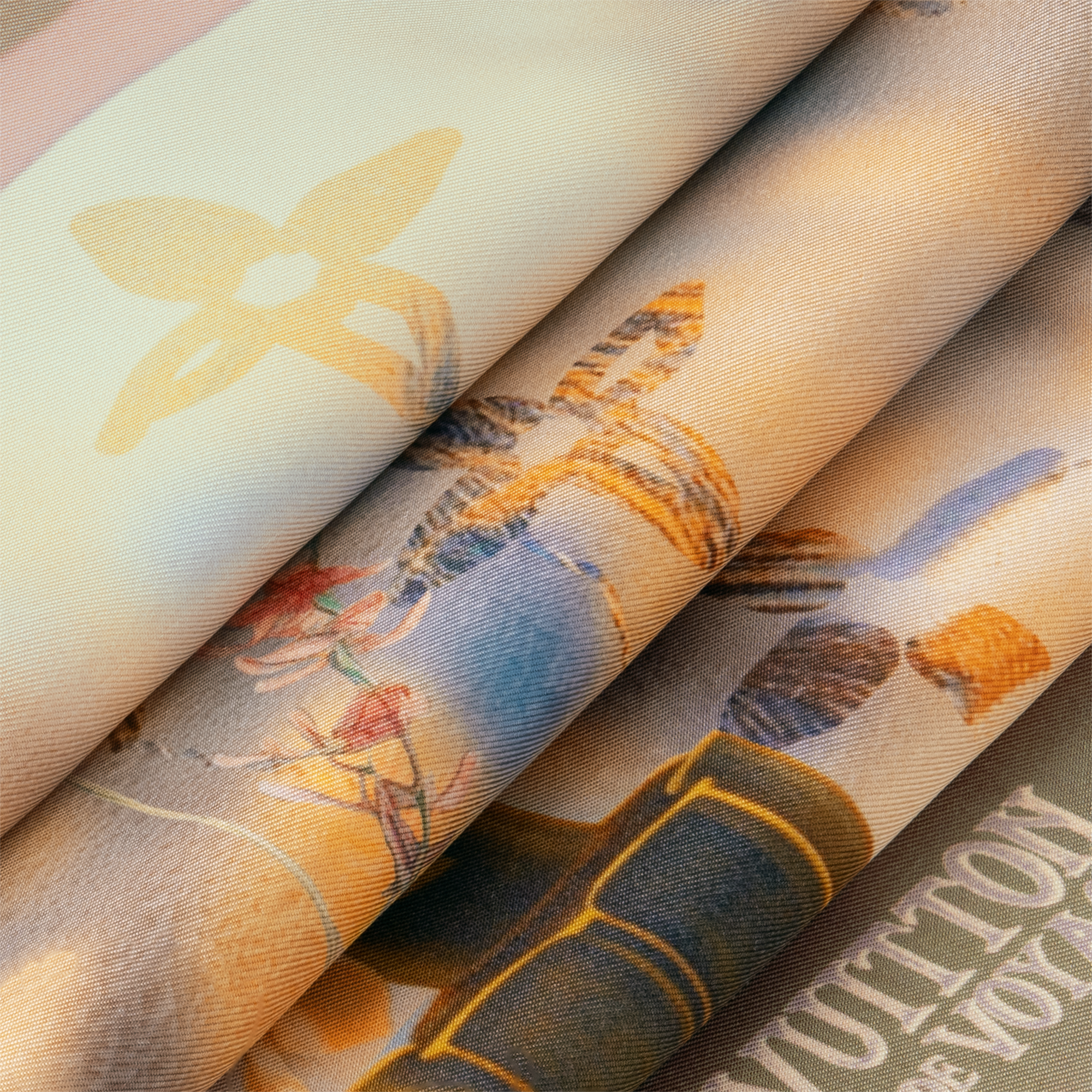 Window View Silk Square S00 in Men