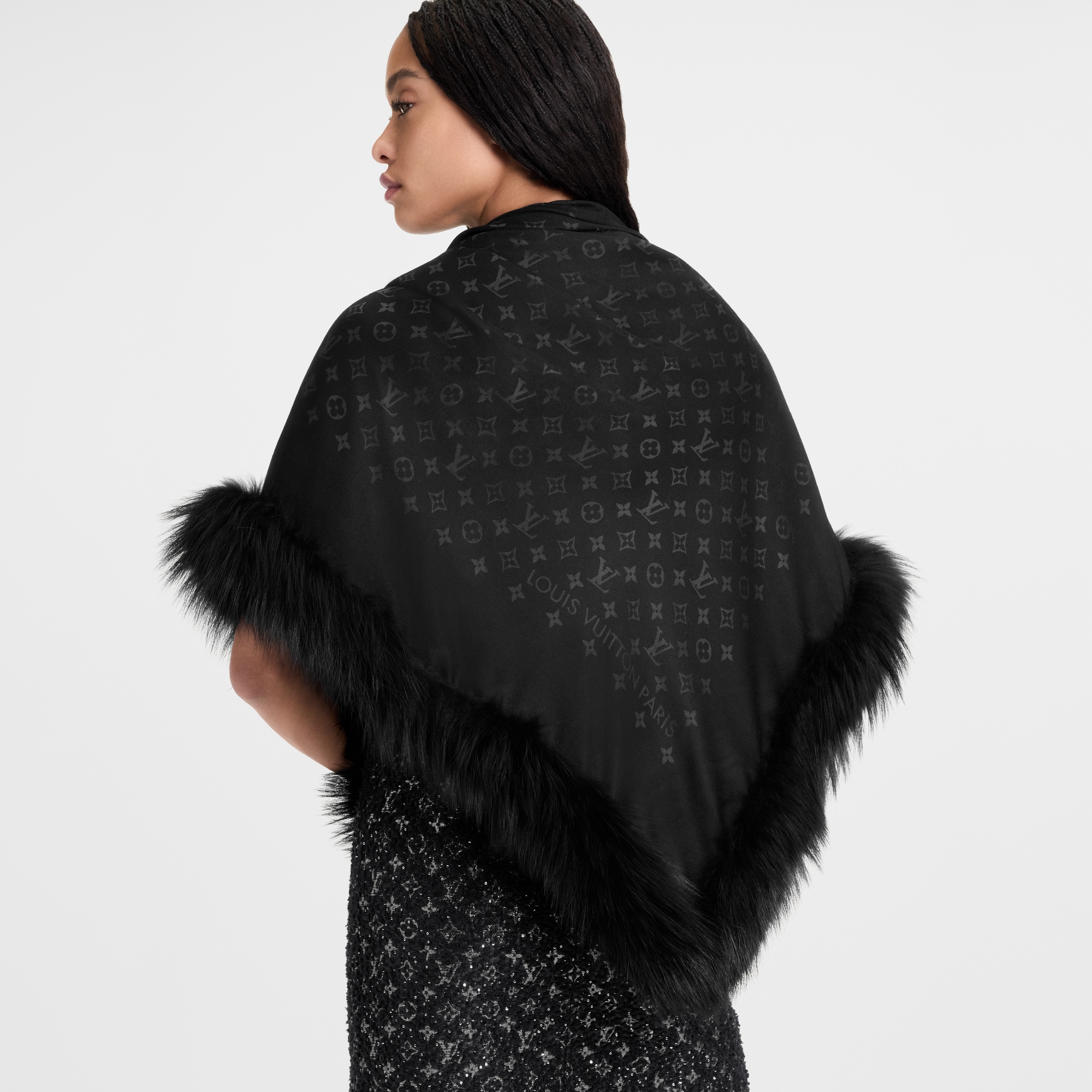 Winter Fur Shawl S00 in Women