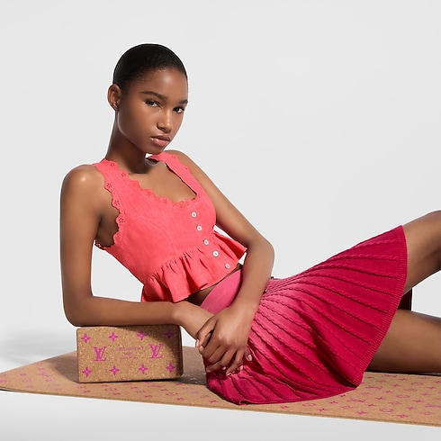 Yoga Mat S00 in Trunks, Travel and Home's Sport and Games } collections by Louis Vuitton (Product zoom)