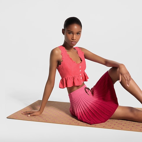Yoga Mat S00 in Trunks, Travel and Home's Sport and Games } collections by Louis Vuitton (Product zoom)